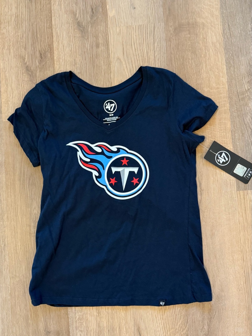 NWT ‘47 Tennessee Titans V Neck Graphic Tee Navy Blue Women’s Medium